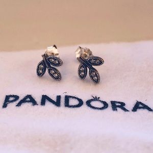 Pandora Sparkling Leaves Stud Earrings